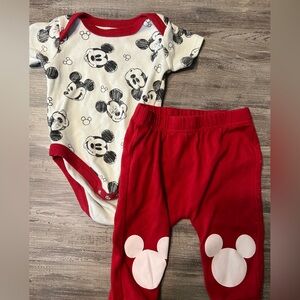 Disney Baby Outfit Set. Size 6-9 months.